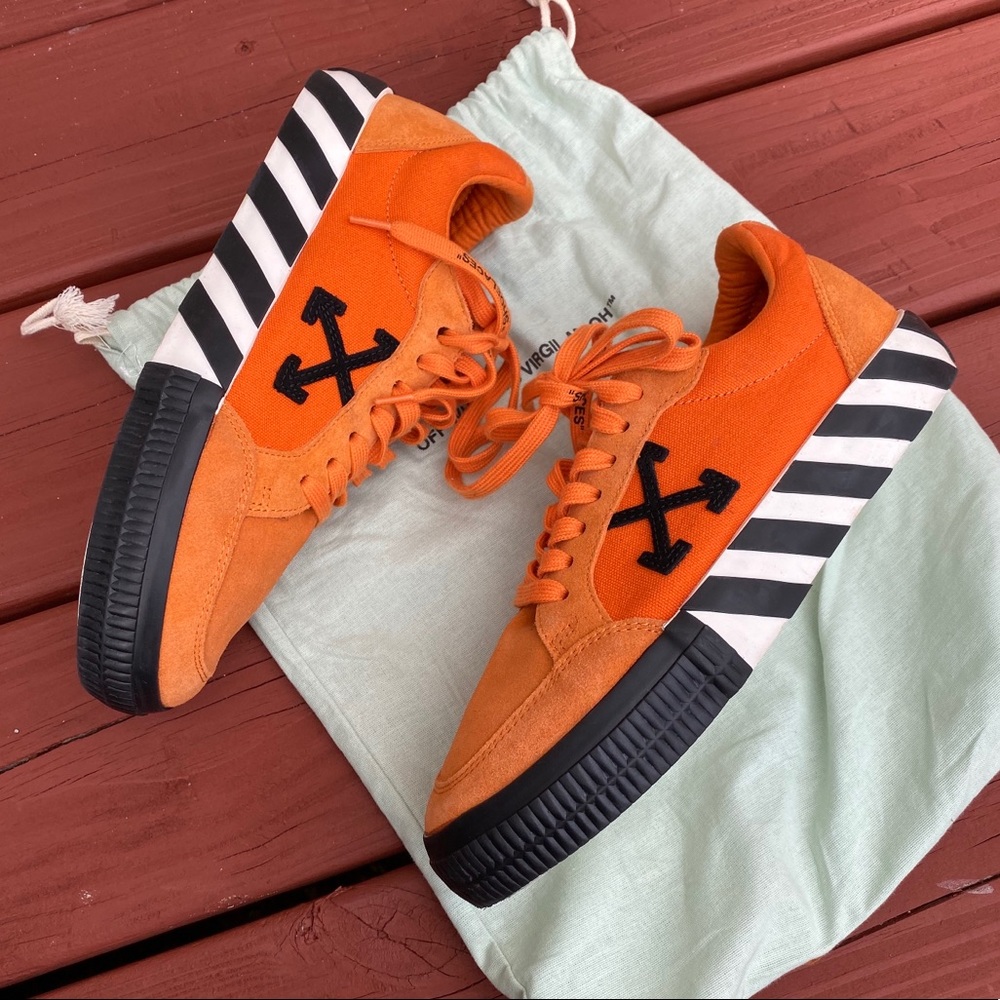 OFF-WHITE sneakers